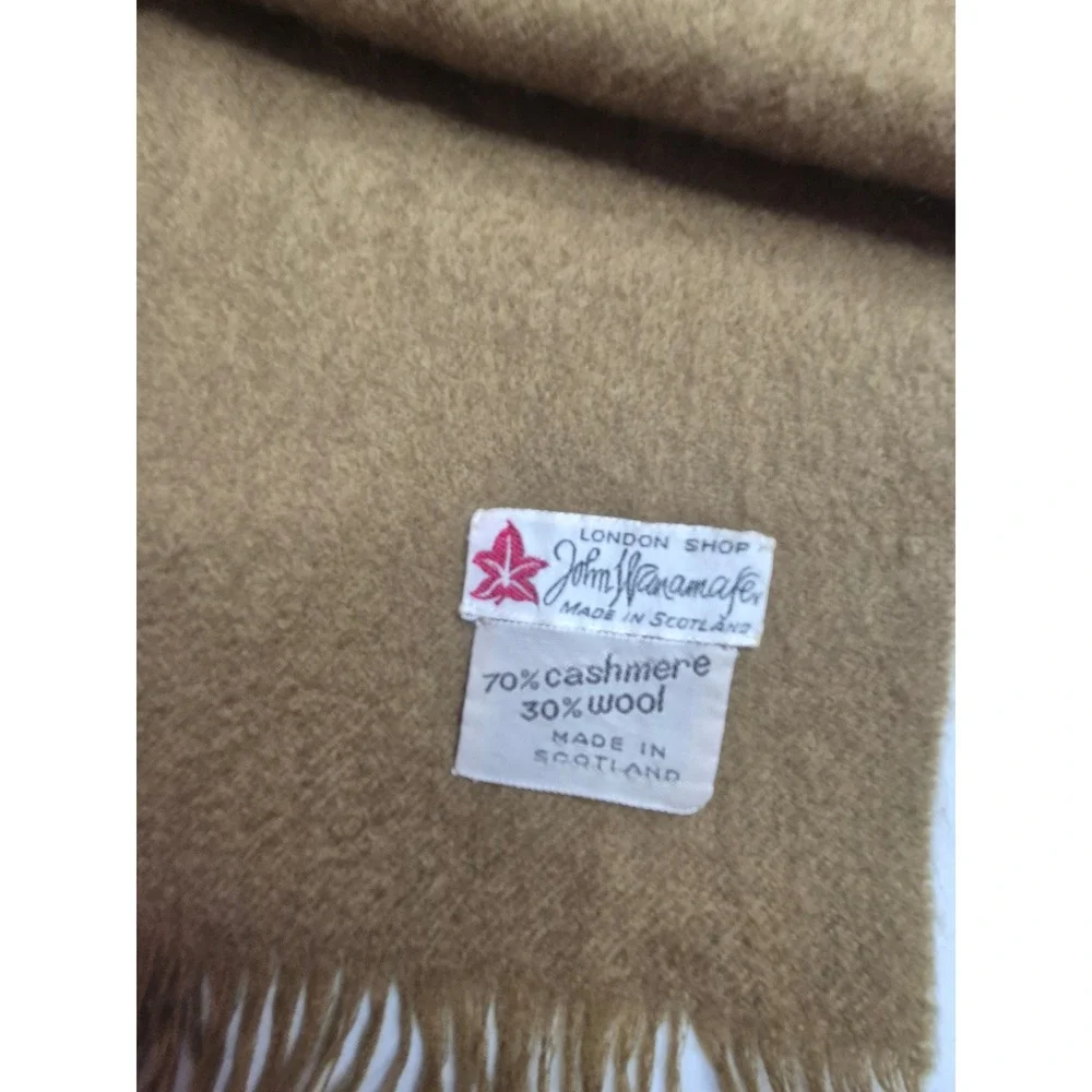 John Wanamaker Scarf 70% Cashmere‎ 30% Wool Fringe Made in Scotland Camel